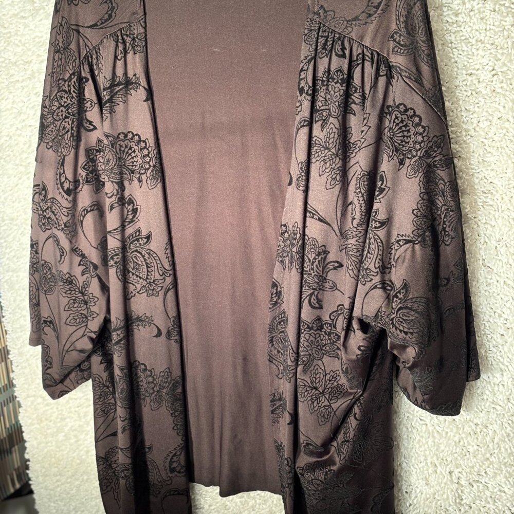 WOMEN'S BLACK PAISLEY CARDIGAN. USED GREAT CONDITION SIZE XL SHANNON FORD NEW YO